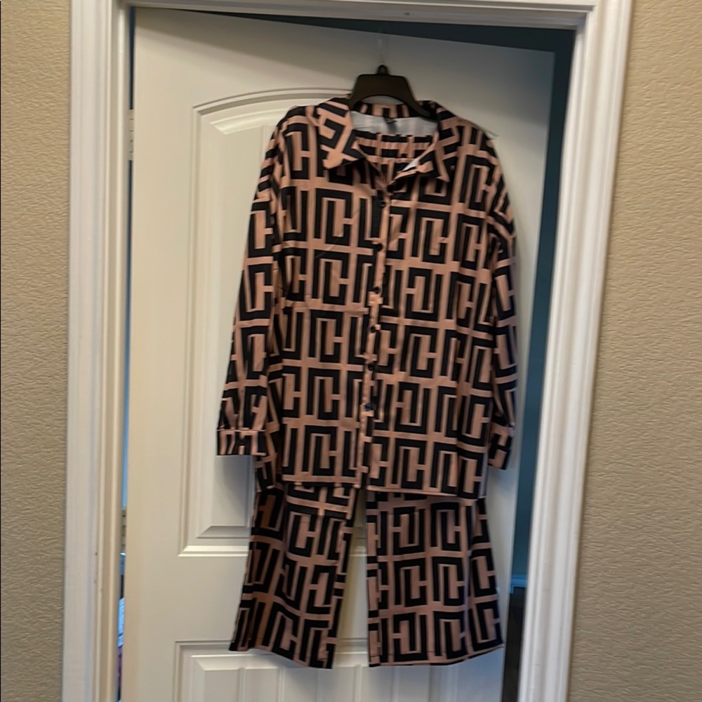SHEIN Black and Pink Geometric Set